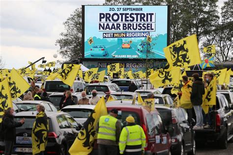 Grote Opkomst Bij Actie Vlaams Belang Aan Heizel De Standaard