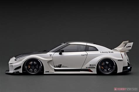 Lb Silhouette Works Gt Nissan Gt Rr White With Ms Chisaki Kato