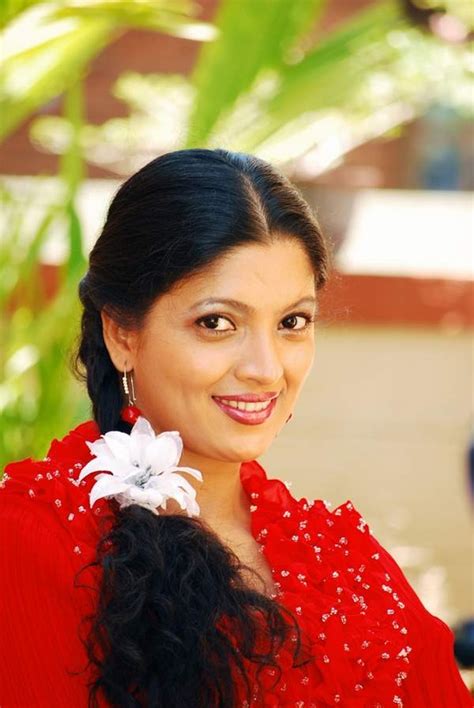Sri Lanka Actress Thanuja Sri Lankan Hot Actress Picture Gallery