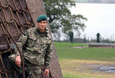 Bear Grylls Served With The British Special Air Service 21 Sas For