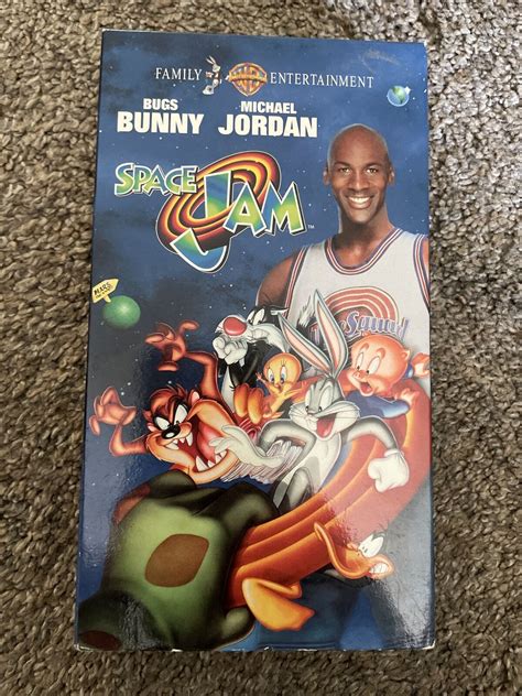 Vintage Original Rare Blockbuster Space Jam VHS Michael Jordan Looney