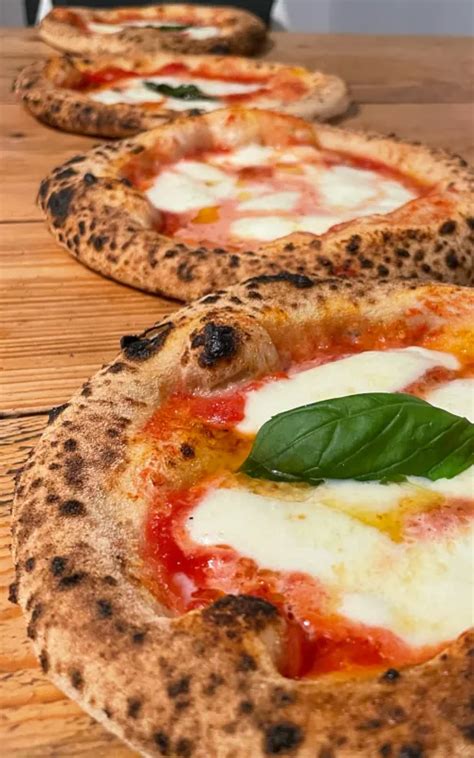 La Recette De La Véritable Pizza Margarita Napoliataine Margherita