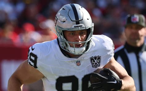 Raiders Te Brock Bowers Makes Nfl History On Sunday Athlon Sports