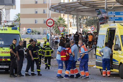 Las imágenes del accidente mortal de un autobús en Cádiz