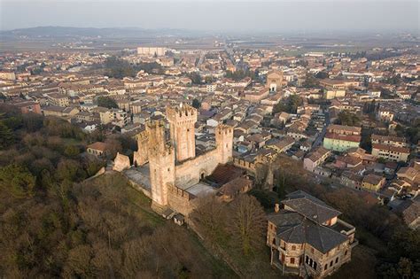 Valeggio Sul Mincio Un Viaggio Nellincantevole Bellezza Verona In Tour