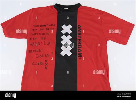 Amsterdam Shirt Achtergelaten Door Fan Bij Ouderlijk Huis Van Cruijjff