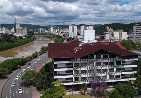 Blumenau abre procesos de selección para contratación en diversas áreas