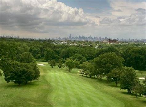 Van Cortlandt Park Golf Course in Bronx, NY | Presented by BestOutings