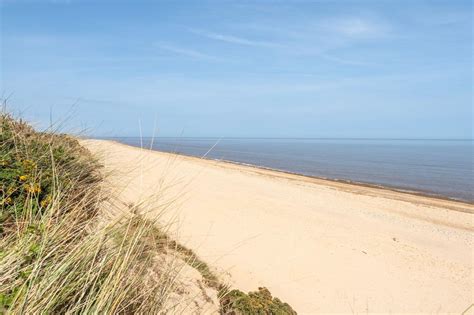 Beach Road Hemsby 2 Bed Detached Bungalow For Sale £160000