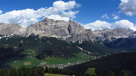 Vacanze Da Sogno In Alta Badia Una Perla Incastonata Nelle Dolomiti