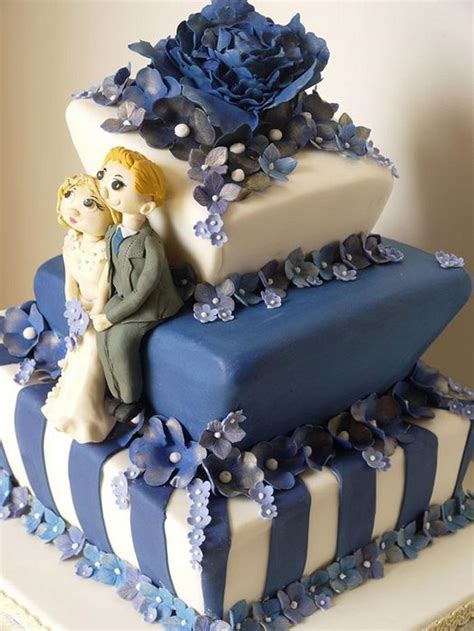 Suzanne Wedding Cake - Decorated Cake by Scrummy Mummy's - CakesDecor