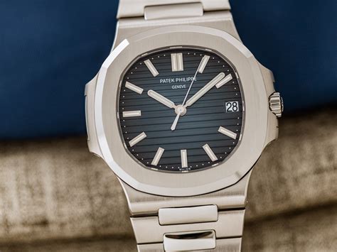 PATEK PHILIPPE NAUTILUS Ref 5711 1A 001 Steel Blue Dial Box Papers Bj