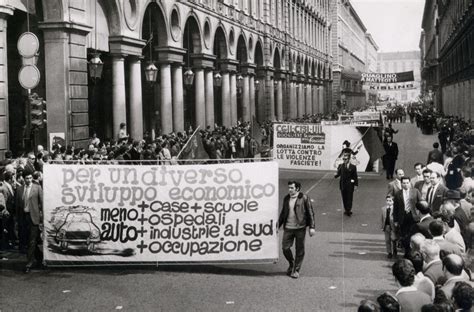 Cinquantanni Dopo Gli Scioperi Del 1969 La Casa Una Nuova Questione