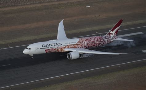 Qantas Completes 17 Hour Perth London Trip With Boeing Dreamliner