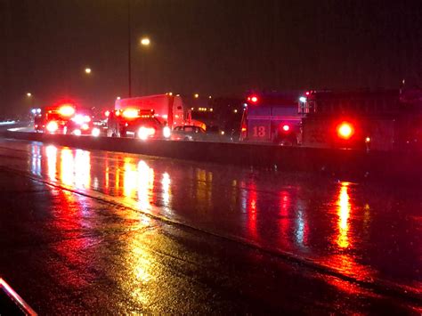 Lanes of I-65 SB near north split closed due to crash - Indianapolis