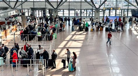 Verdi Ruft Zu Warnstreik Am Flughafen Berlin Brandenburg Auf