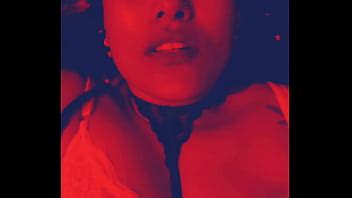 THE EXOTIC BLUEE SHOWS US HER HORNY FACE OF PLEASURE WHILE HER PUSSY IS LICKED XNXX