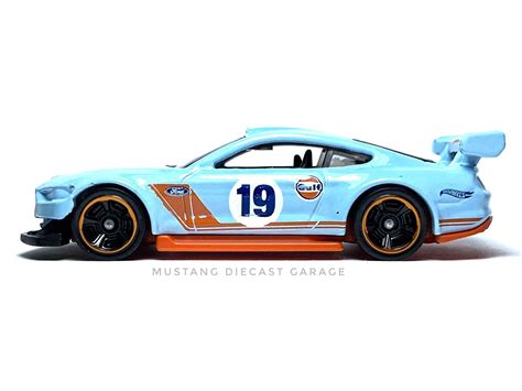 Hot Wheels Custom Ford Mustang Gt Series Muscle Mania