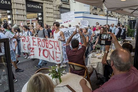 Corteo Non Autorizzato No Green Pass Blocca A Sorpresa Corso Sempione