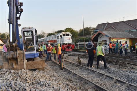 Pembangunan Jalur Ganda Ka Lintas Selatan Jawa Antara Foto