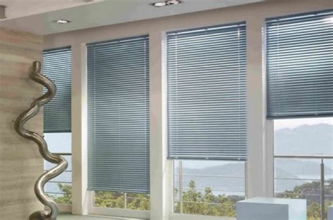 Вертикальные, горизонтальные жалюзи на окно, балкон, лоджию - лучшие ...