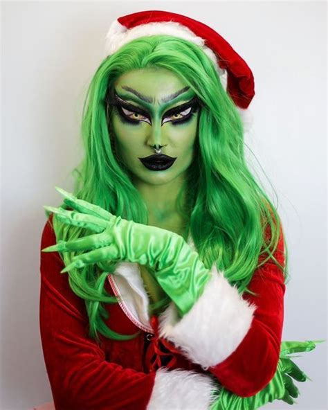 Merry Grinchmas Makeup