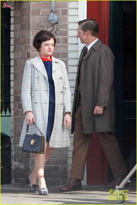 Elisabeth Moss Mad Men Set With Jon Hamm Photo 2769585 Aaron