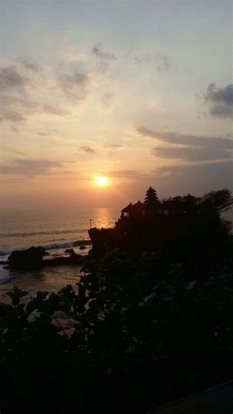 Onder Gaande Zon Tempel Tanah Lot