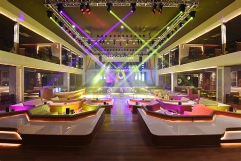 Manila Nightlife: 5 Must-Visit Places For Party Lovers