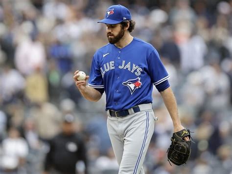 Jays closer Jordan Romano pitching hard for his beloved Maple Leafs | Toronto Sun