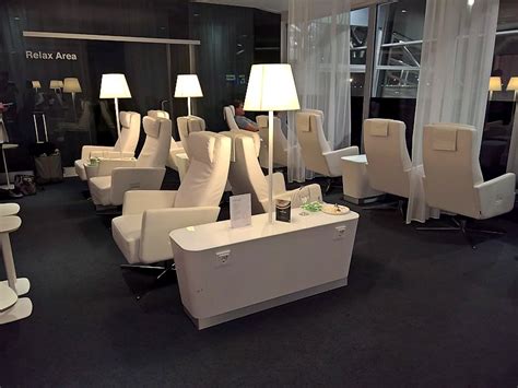 Hel Finnair Premium Lounge Lounge Helsinki Review Loungeindex