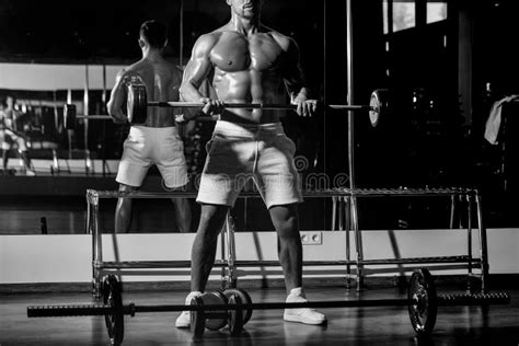 Para Hombre Cura Cuidado Del Cuerpo Hombre Muscular Con El Barbell