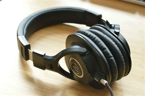 7 Best Headphones For Music Production: Guide & Reviews - GlobalDJsGuide