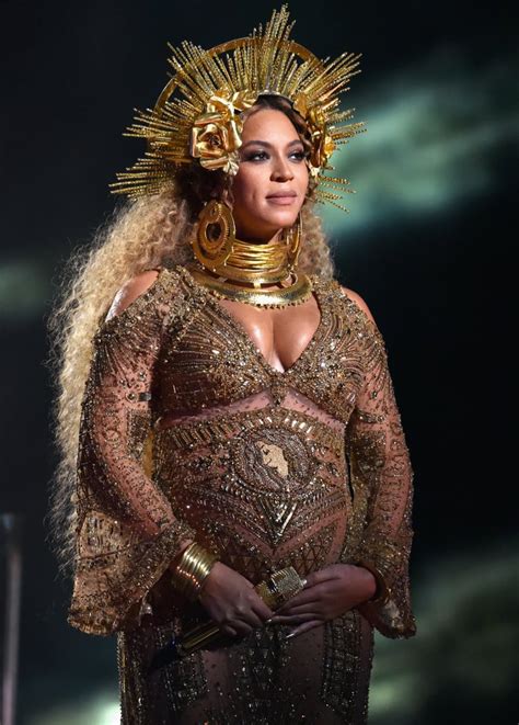 Beyonce's Dress at the 2017 Grammys | POPSUGAR Fashion