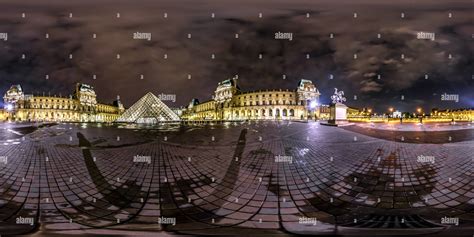 360° view of Louvre at night - Alamy