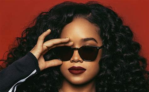 H.E.R. (Singer) Height, Weight, Body Measurements, Bra Size, Shoe Size