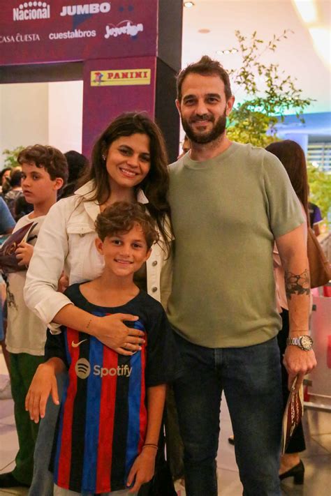 CCN presenta álbum y estampas Panini - Diario Libre