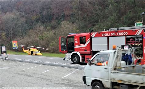 Drammatico Incidente Auto Moto A Balisio Un Morto E Un Ferito Grave