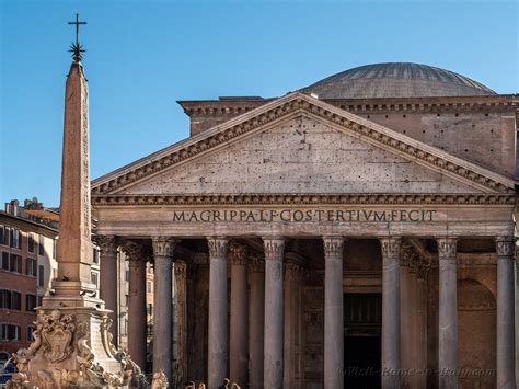 The Pantheon Basilica in Rome in Italy, Story Building