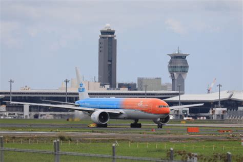 Klmオランダ航空 Boeing 777 300 Ph Bva 成田国際空港 航空フォト By Kaaazさん 撮影2021年06月28日