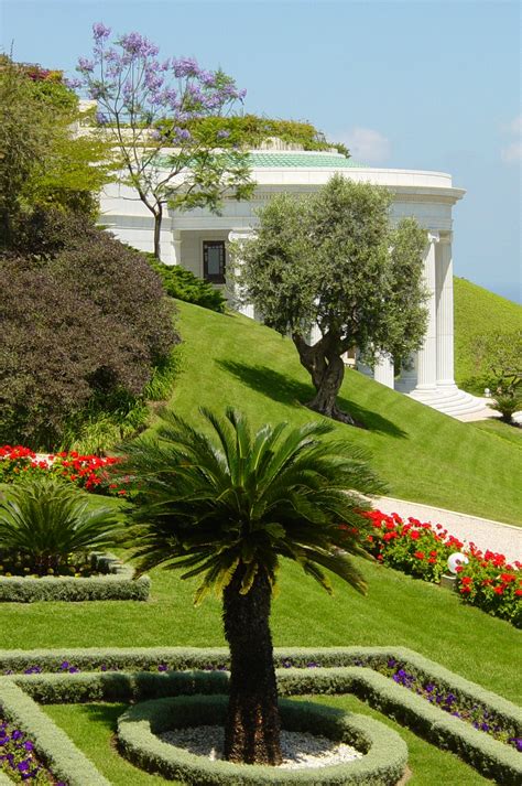 Bahá’í gardens and the Centre for the Study of the Sacred Texts on Mount Carmel, Bahá’í World ...