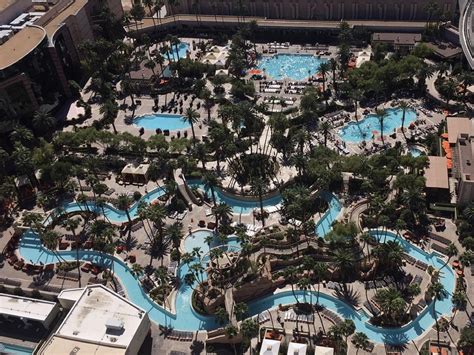 Mandalay Bay Pool Opens Year Round For Hotel Guests