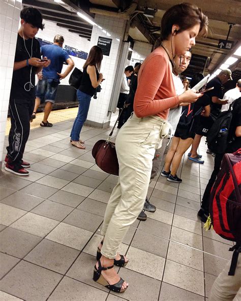 Braless Hottie On The Nyc Subway Voyeur Photo 15 19