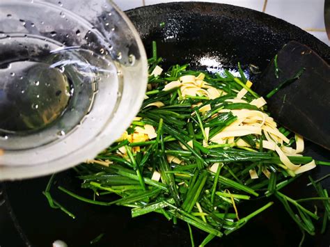 韭菜炒千张怎么做韭菜炒千张的做法豆果美食