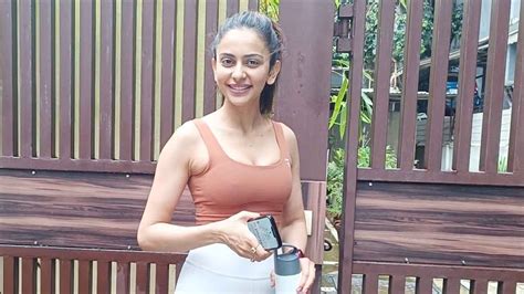 Rakul Preet Singh Looks Beautiful And Hot Spotted Outside Yoga Classes In Bandra Youtube