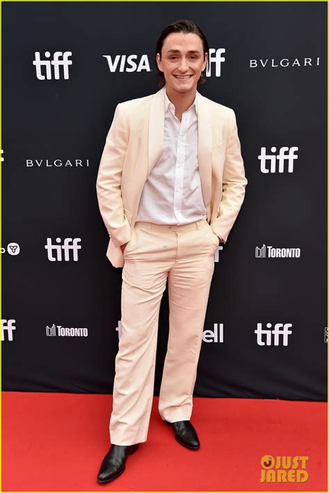 Zac Efron Smiles Wide At Tiff His First Red Carpet Appearance In