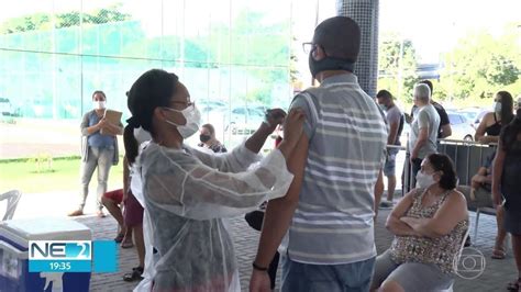 Moradores do Recife 55 anos começam a se vacinar NE2 G1