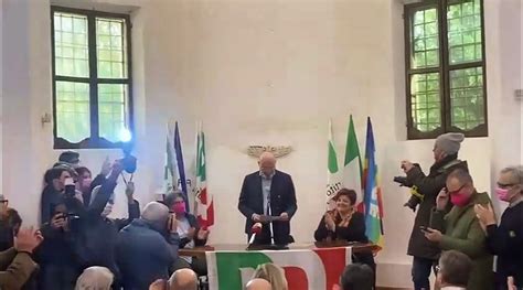 Bonaccini Si Candida Alla Segreteria Del Pd Nel Circolo Di