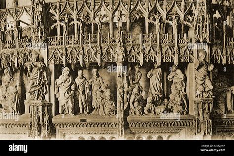 Sculptures chartres cathedral chartres hi-res stock photography and images - Alamy