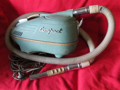 Old Vacuum Cleaner | InstAppraisal